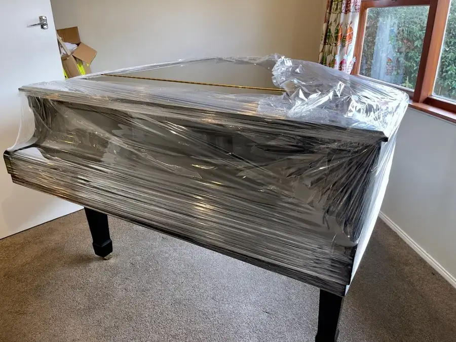 Realizando embalaje para mudanzas de pianos en Leon